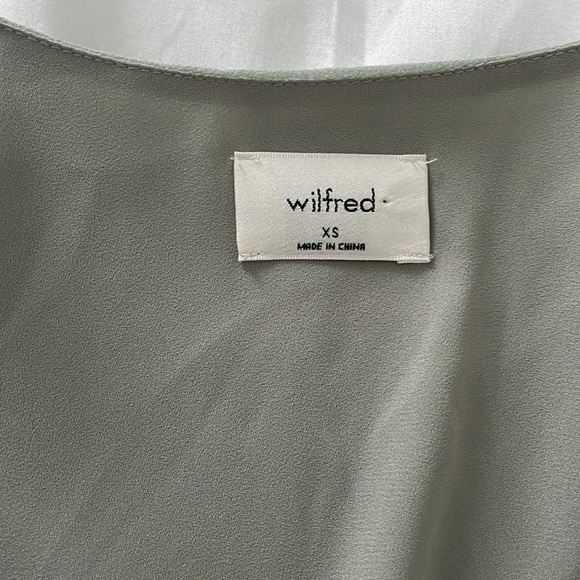 Aritzia Wistful Blouse in Sage - Picture 3 of 4